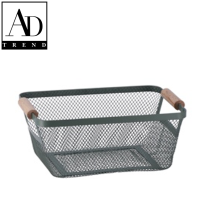 AD TREND - CESTINO IN FERRO E MANICO IN LEGNO ASSORTITO 2 COLORI CM 36x23xH16