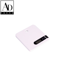 AD TREND - BILANCIA CUCINA 5KG ASSORTITO 2 COLORI CM 19 x 21 x H 2